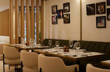 Montcalm East Autograph Collection