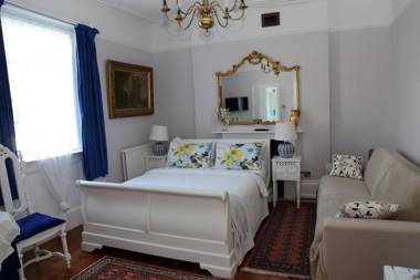 Dawson Place Juliette's Bed and Breakfast