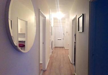 6 Minutes to the Tower of London Trendy Shoreditch Central London Sleeps 8