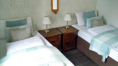 The Walrus Bar and Hostel