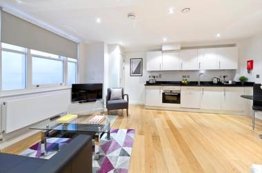 Red Lion Court by City2Stay