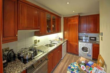 CARLTON COURT - MAYFAIR