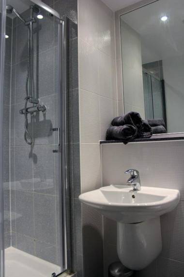 Spacious Central Family Apartment