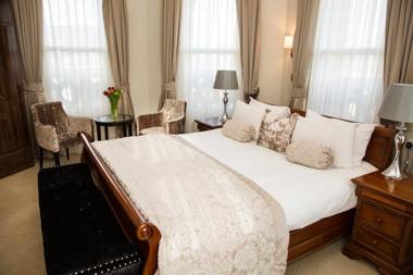 Lansbury Heritage Hotel