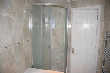 Three Bedroom Flat Camborne Avenue W13
