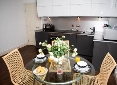 Apartment 2 Trafalgar Square (Second Floor)