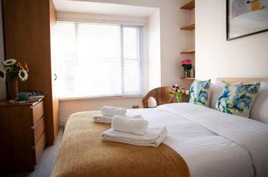 Apartment 1 Opera House(Second Floor)