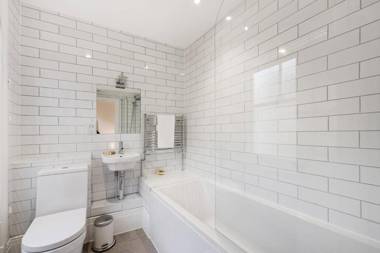 Covent Garden Apartments - Netflix and Nespresso