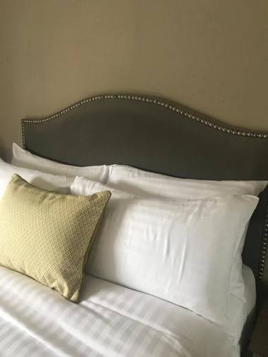 The Crown Pub & Guesthouse