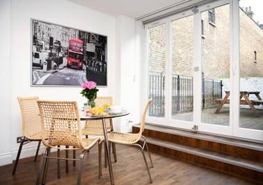 Apt 1 Trafalgar Square (1st Floor)