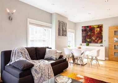 Cool Designer Home in the Best Theatre Location of West End