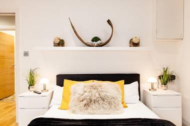 Cool Designer Home in the Best Theatre Location of West End