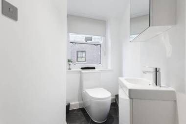 Fleet Street Apartment 4
