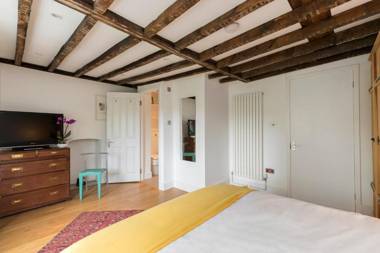 Smart 3 bed flat in Islington close to Angel Tube