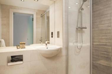 Roomzzz London Stratford