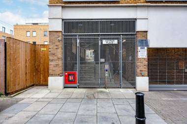 Two Bedroom Apartments in Limehouse