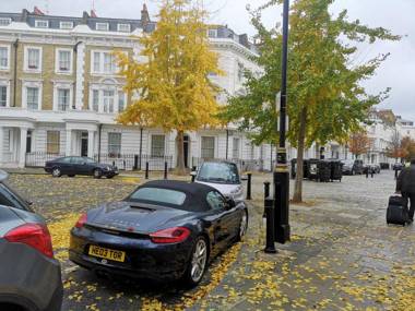 Victoria style flat near Victoria station