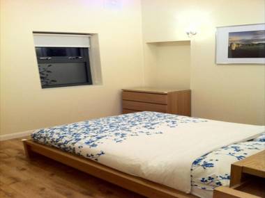 Lyall Apartment Hotel