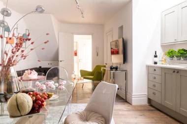 PHENOMENAL 5bedroom DESIGN HOUSE FOR NOMADS XXL GROUPS