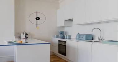 WISH GRANTED! SUPERB DESIGN HOME OFF Covent Garden