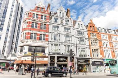 The Oxford Street Retreat - Modern 3BDR in 2 Apartments