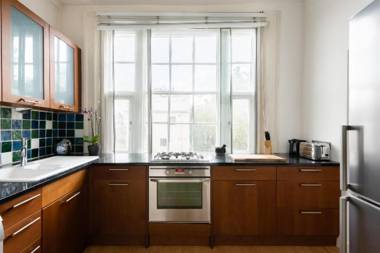 The Holland Park Escape - Modern & Central 2BDR Flat