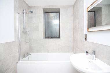 Primestay 91 Baker Street Apartments