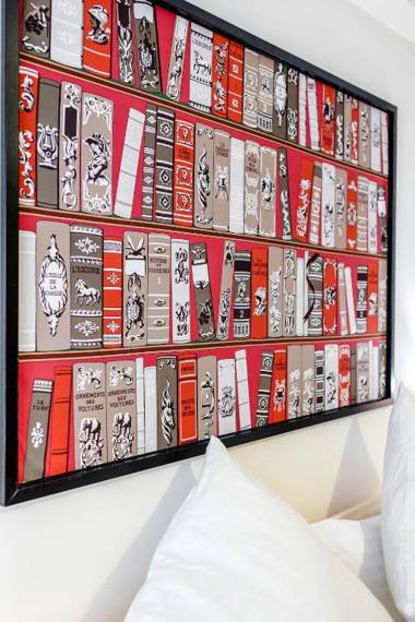 Elegant Kensington Apartment with patio