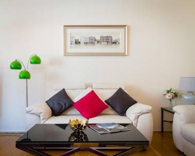 Spacious 2-bedroom apartment in Mayfair