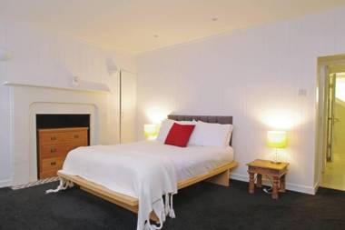 Spacious Soho Home On Quaint Cobbled Street