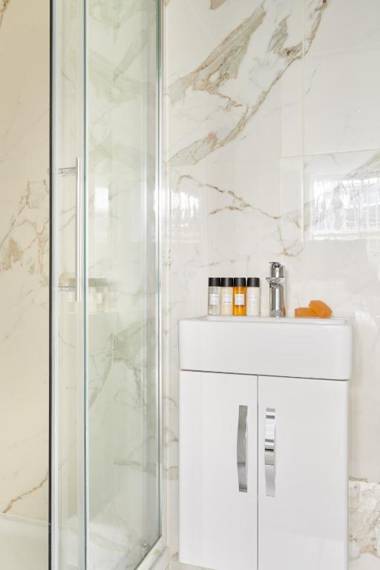 Sonder Kensington Gardens