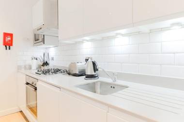 Trafalgar Square Apartments