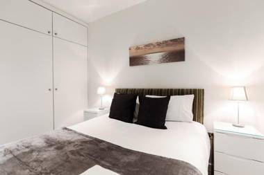 Trafalgar Square Apartments