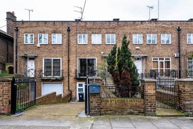 The Porchester Gardens - Modern & Bright 4BDR with Garden and Parking