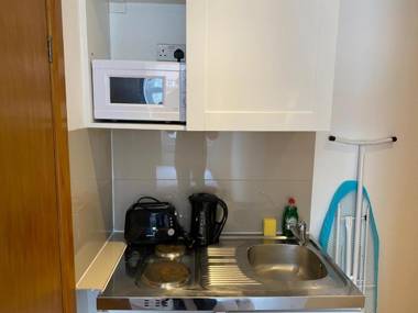 F406- Great Studio for 2 Near Hyde Park
