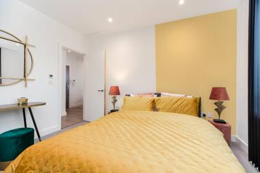 LuxNomads Lavish Choice! Large Penthouse with Terrace and SkyLine view