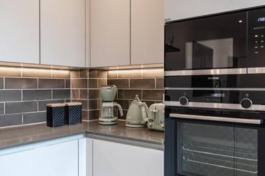 LuxNomads Lavish Choice! Large Penthouse with Terrace and SkyLine view