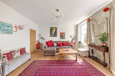 Veeve - Cosy in the Heart of Angel