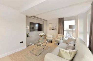 VAUXHALL BRIDGE ROAD by Q Apartments