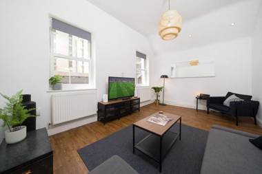 BRANDNEW! 2 BEDR/3 BEDS/25 BATH/ BEST LOCATION!!