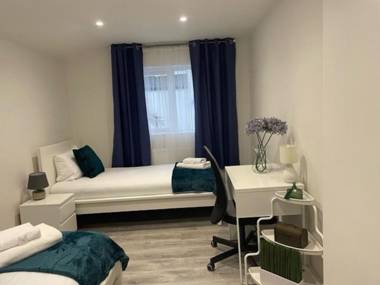 Modern 2 bedroom serviced apartment London