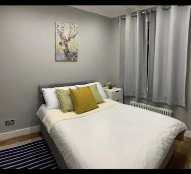 The Parkdale Suites Suite B