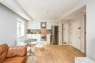 Cleveland Street by Q Apartments