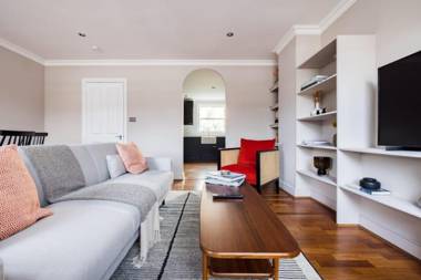 The Chelsea Corner - Stylish 2BDR with Rooftop Terrace