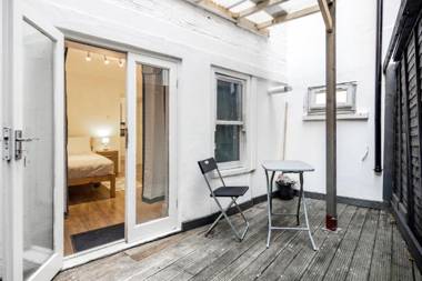 Charming 1-Bed Basement Apartment in Lewisham
