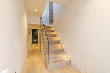 Stylish 2-bed loft apartment near Battersea Park South London