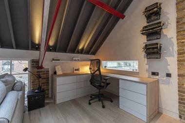 Stylish 2-bed loft apartment near Battersea Park South London