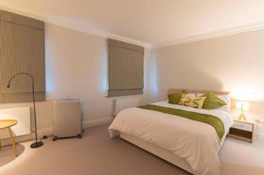 Spacious & Modern 3BRs house in central london