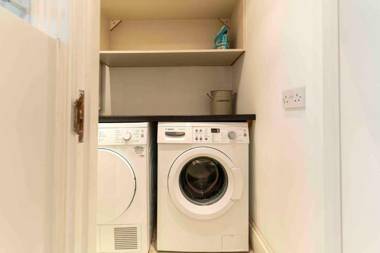 Spacious & Modern 3BRs house in central london