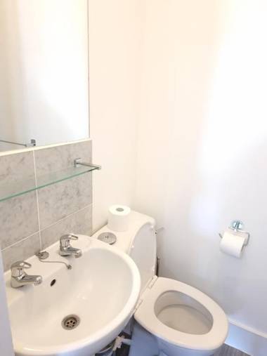 F21-4th Floor Studio for 2 Near Paddington